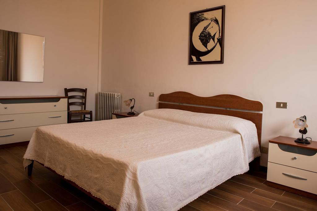 Il Bedrooms Di Porta Maggiore Асколи Пичено Екстериор снимка